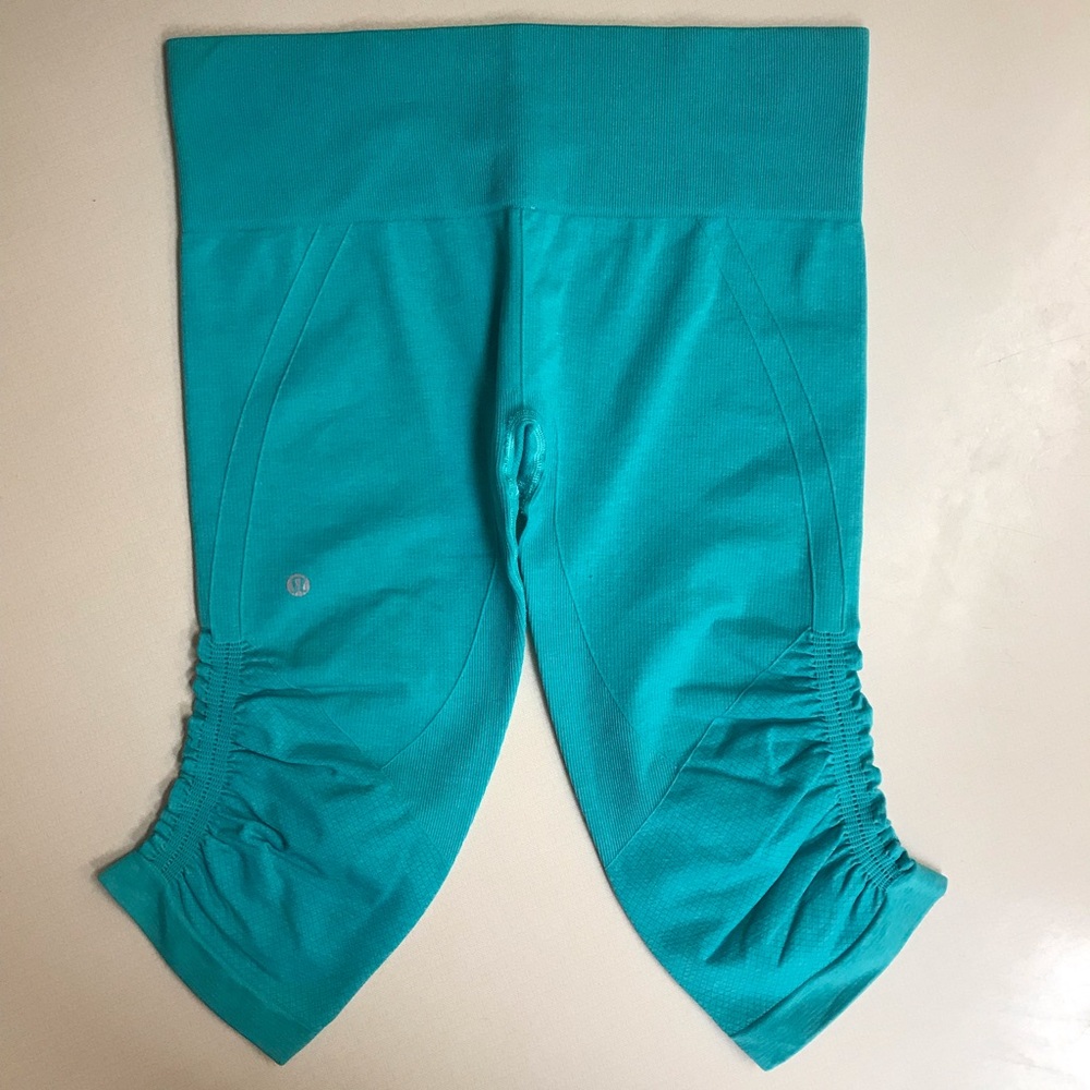 Lululemon In the flow crop size 10